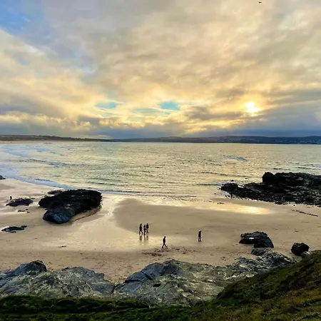 Padstow Lodge *