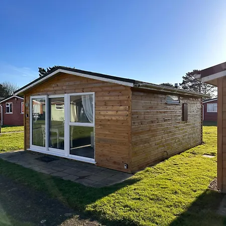 Padstow Lodge Chalet *