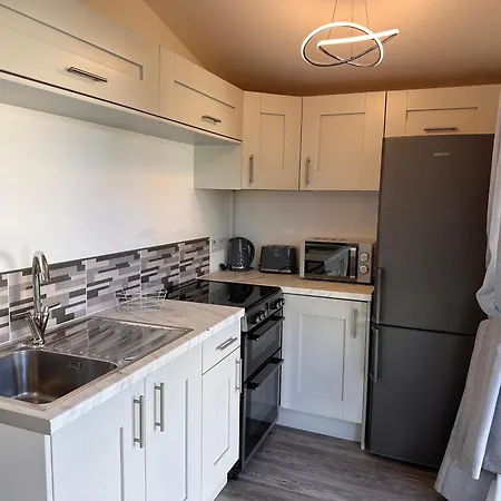 בקתה Padstow Lodge